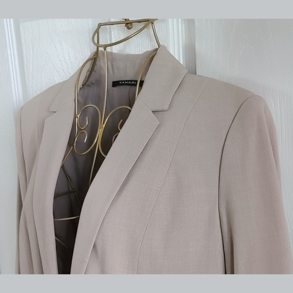Tahari Blazer - Picture 5 of 9